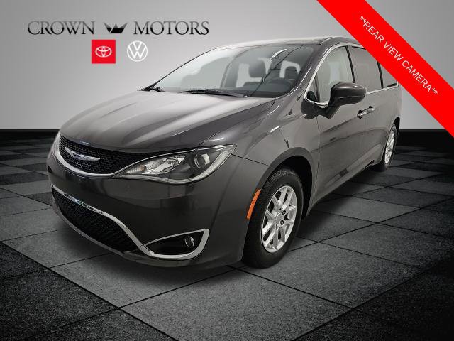 Used 2020 Chrysler Pacifica Touring w/ Cold Weather Group FWD image 3