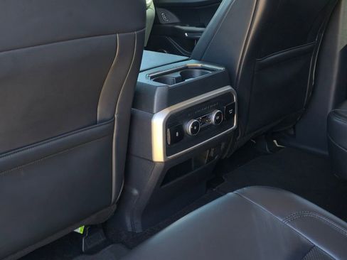 Used 2022 Ford Expedition XLT image 29