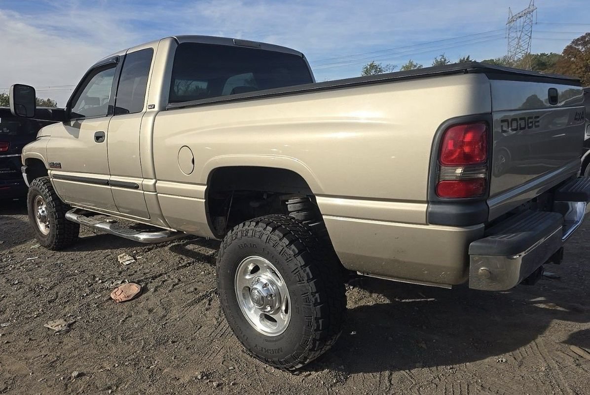 Used 2002 Dodge Ram 2500 Truck 4x4 Quad Cab image 2
