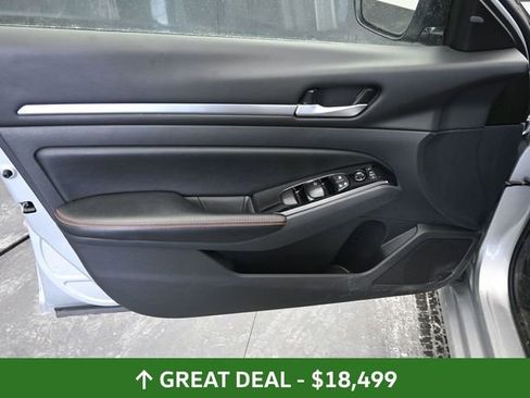 Used 2024 Nissan Altima 2.5 SR image 20