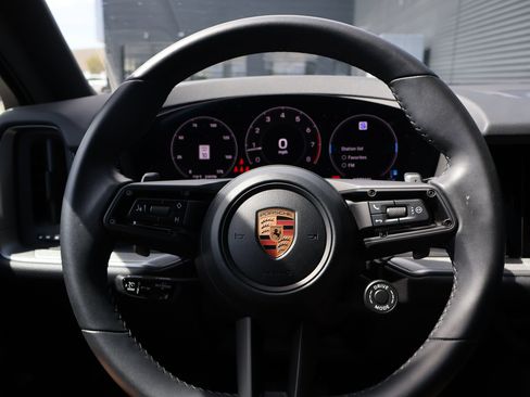Used 2026 Porsche Cayenne Coupe AWD/4WD image 16