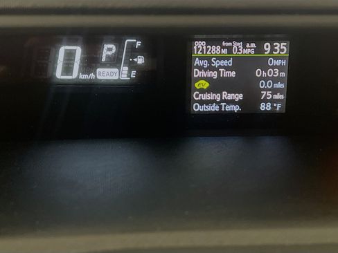 Used 2015 Toyota Prius C One FWD image 21