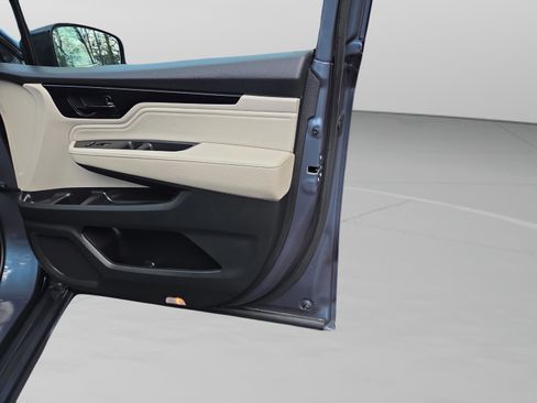 Used 2025 Honda Odyssey Elite image 43