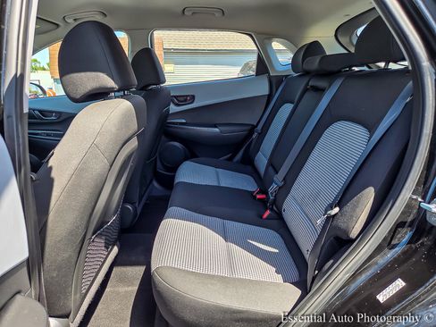 Used 2021 Hyundai Kona SE image 12