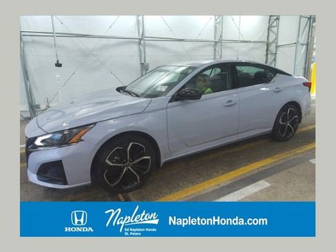 Used 2025 Nissan Altima 2.5 SR w/ SR Premium Package AWD/4WD image 1