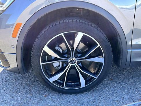 Used 2023 Volkswagen Tiguan SEL R-Line image 22