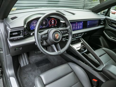 Certified 2025 Porsche Macan Electric RWD image 4