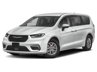 Used 2024 Chrysler Pacifica Touring-L