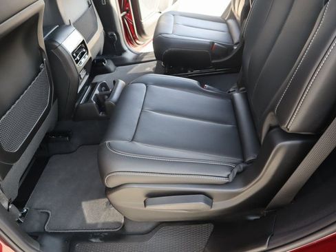 New 2025 Jeep Grand Cherokee L Limited w/ Luxury Tech Group II image 13