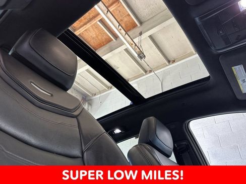 Used 2018 Cadillac XT5 Platinum w/ Driver Assist Package AWD/4WD image 16