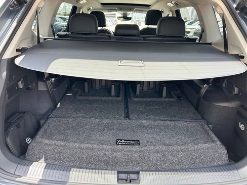 Certified 2023 Volkswagen Tiguan SE w/ Panoramic Sunroof Package FWD image 48
