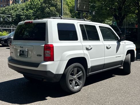 Used 2015 Jeep Patriot High Altitude AWD/4WD image 2