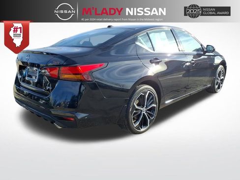 New 2025 Nissan Altima 2.5 SR w/ SR Premium Package image 7
