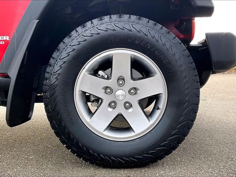 Used 2010 Jeep Wrangler Unlimited Rubicon image 19