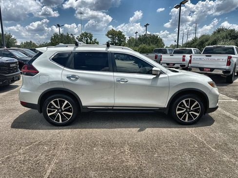 Used 2019 Nissan Rogue SL AWD/4WD image 10