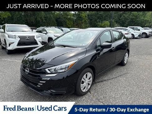 Used 2025 Nissan Versa S w/ Trunk Package FWD image 3