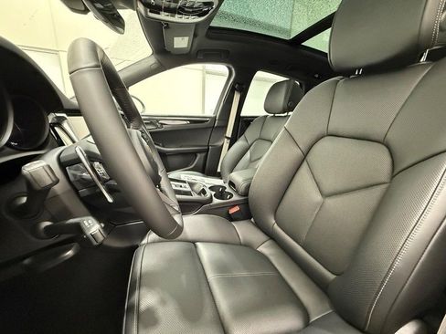 New 2026 Porsche Macan Turbo image 5