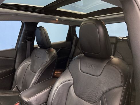 Certified 2019 Jeep Cherokee Limited image 8
