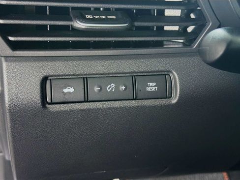 Used 2025 Nissan Altima 2.5 SR w/ SR Premium Package FWD image 8