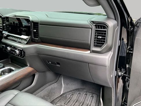 Used 2025 GMC Sierra 1500 SLT w/ SLT Premium Plus Package AWD/4WD image 19