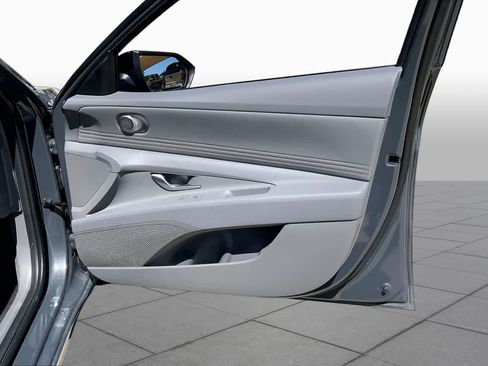 Used 2025 Hyundai Elantra Sport FWD image 23