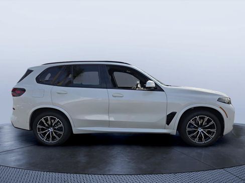 Used 2024 BMW X5 xDrive40i w/ M Sport Package AWD/4WD image 7