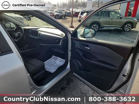 Certified 2023 Nissan Rogue SV image 29