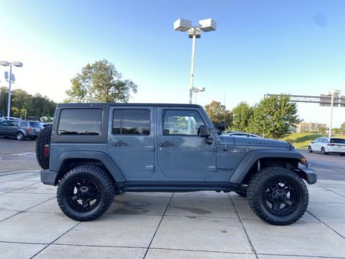 Used 2014 Jeep Wrangler Unlimited Rubicon w/ Connectivity Group AWD/4WD image 10