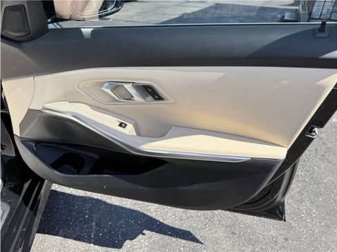 Used 2019 BMW 330i Sedan w/ Premium Package image 30