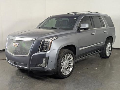 Used 2018 Cadillac Escalade Platinum image 4