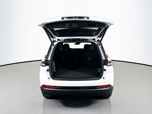 New 2025 Jeep Grand Cherokee Limited w/ Black Appearance Package image 16