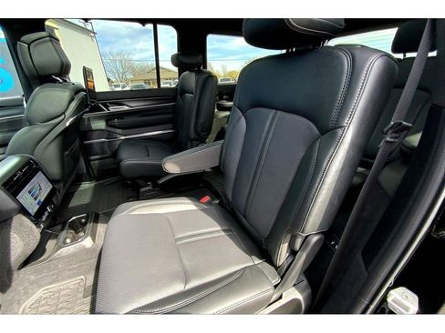 New 2026 Jeep Grand Wagoneer Summit AWD/4WD image 11