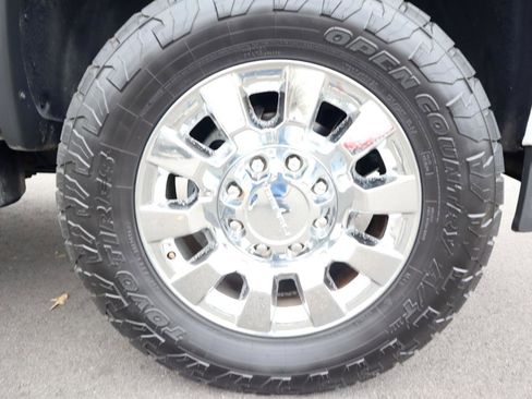 Used 2016 GMC Sierra 2500 Denali w/ Duramax Plus Package AWD/4WD image 19
