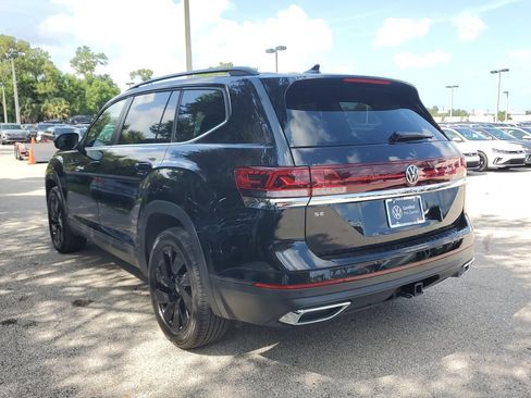 Certified 2026 Volkswagen Atlas SE w/ Black Wheel Package FWD image 7