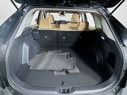 Used 2021 Toyota RAV4 LE FWD image 19