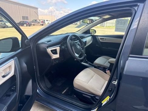 Used 2016 Toyota Corolla LE FWD image 10