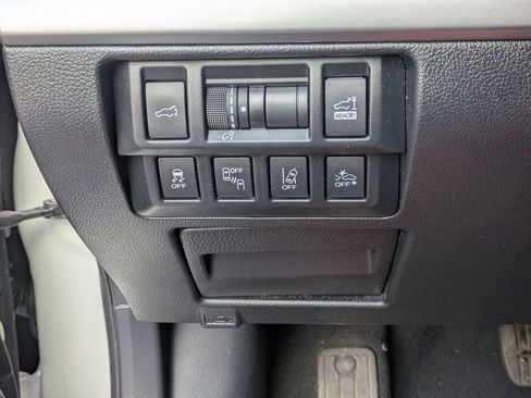 Used 2018 Subaru Outback 3.6R Touring AWD/4WD image 21
