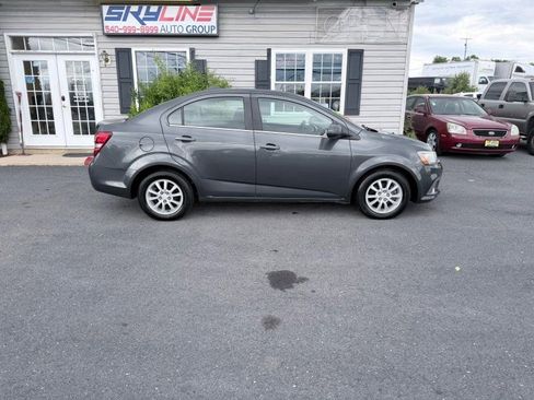 Used 2017 Chevrolet Sonic LT FWD image 1