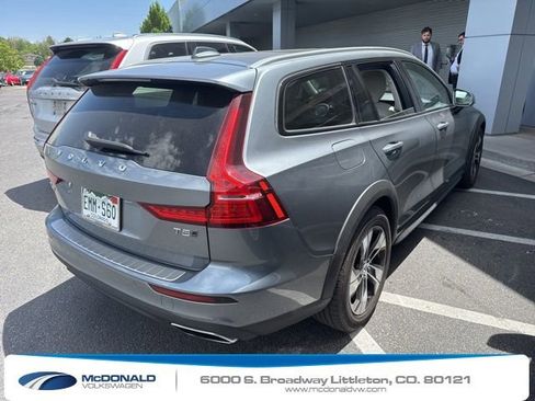Used 2020 Volvo V60 T5 Cross Country AWD/4WD image 3