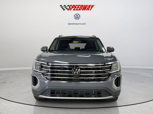New 2026 Volkswagen Atlas SE image 2