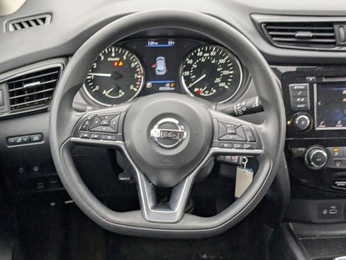 Used 2020 Nissan Rogue Sport S image 12