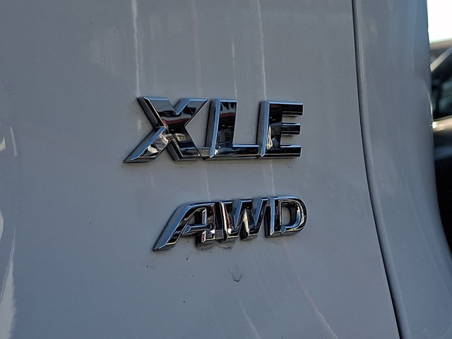 Used 2025 Toyota RAV4 XLE AWD/4WD image 30