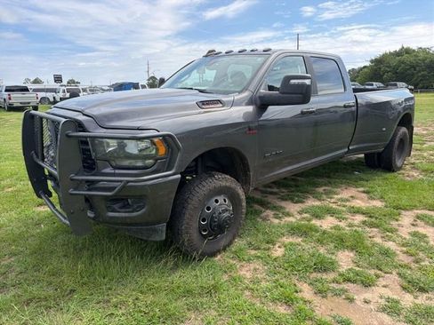 Used 2024 RAM 3500 Lone Star w/ Night Edition AWD/4WD image 4