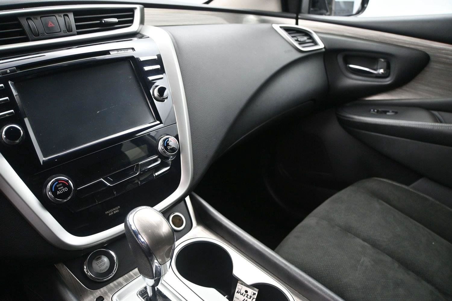 Used 2016 Nissan Murano SV AWD/4WD image 4