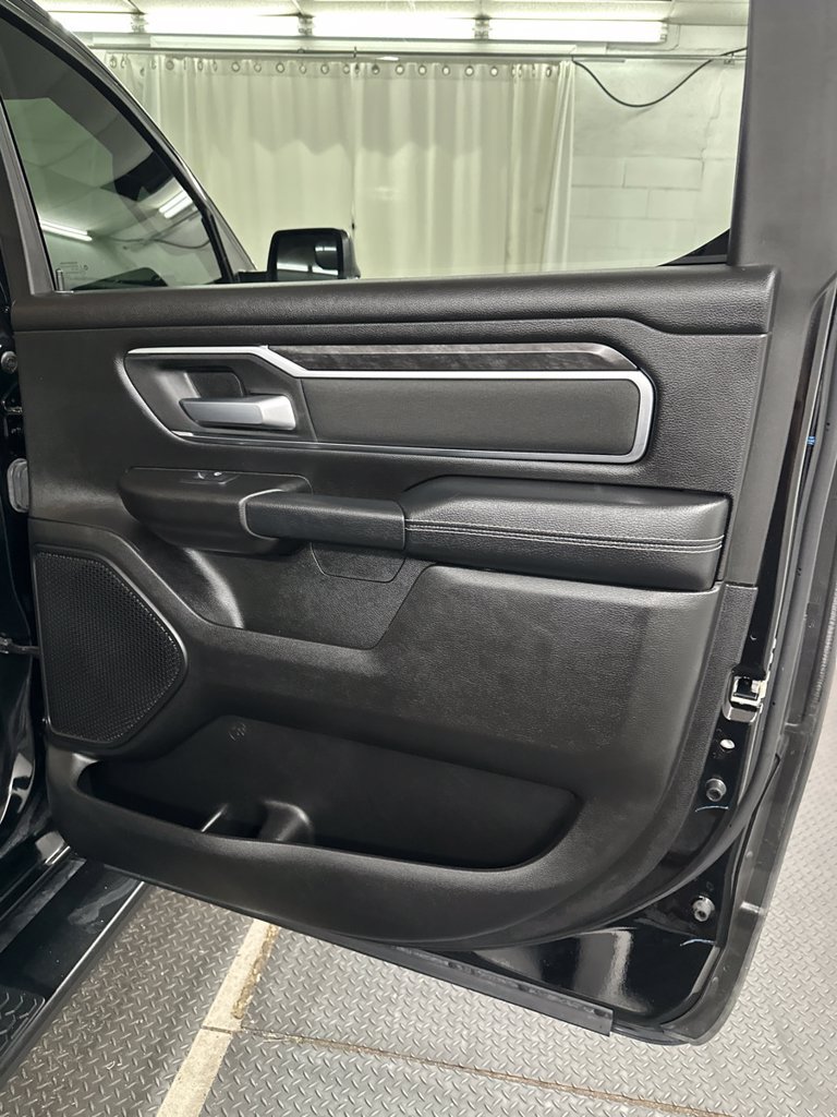 Used 2024 RAM 1500 Big Horn AWD/4WD image 32