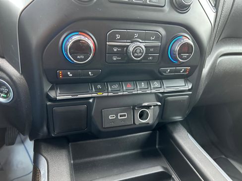 Used 2019 Chevrolet Silverado 1500 RST AWD/4WD image 12