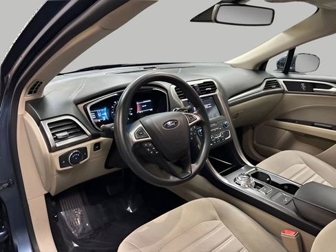 Used 2019 Ford Fusion SE image 17