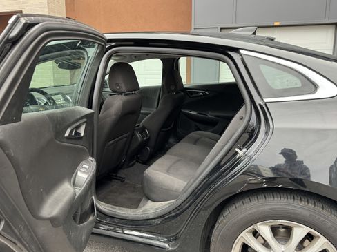 Used 2018 Chevrolet Malibu LT image 19