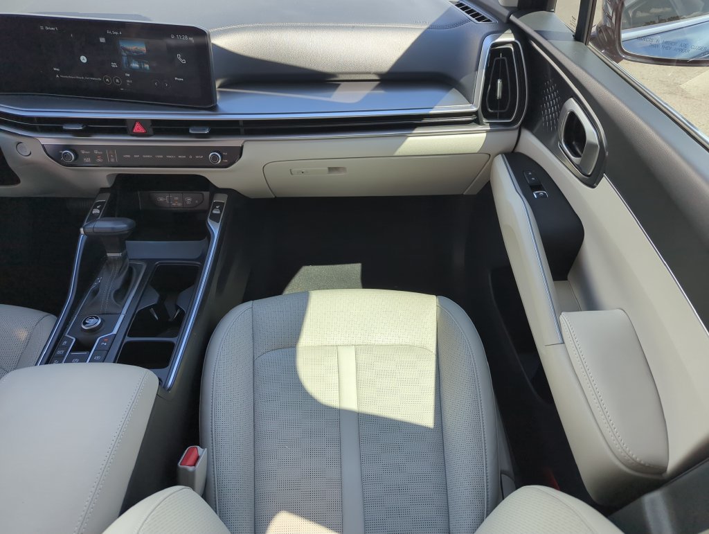 Used 2025 Kia Sorento S w/ Panoramic Sunroof Package FWD image 16