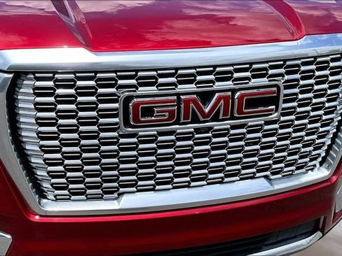 Used 2022 GMC Yukon XL Denali AWD/4WD image 30